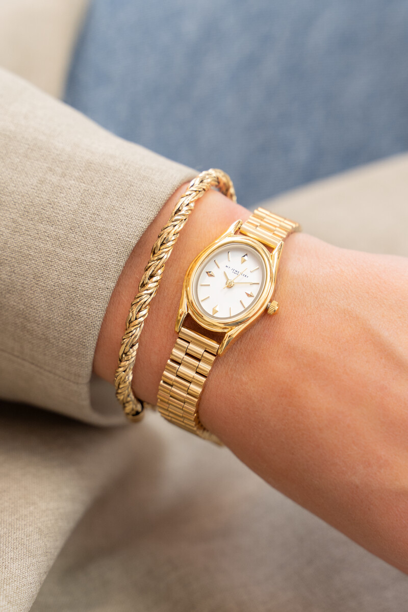 Oval watch with link band | My Jewellery