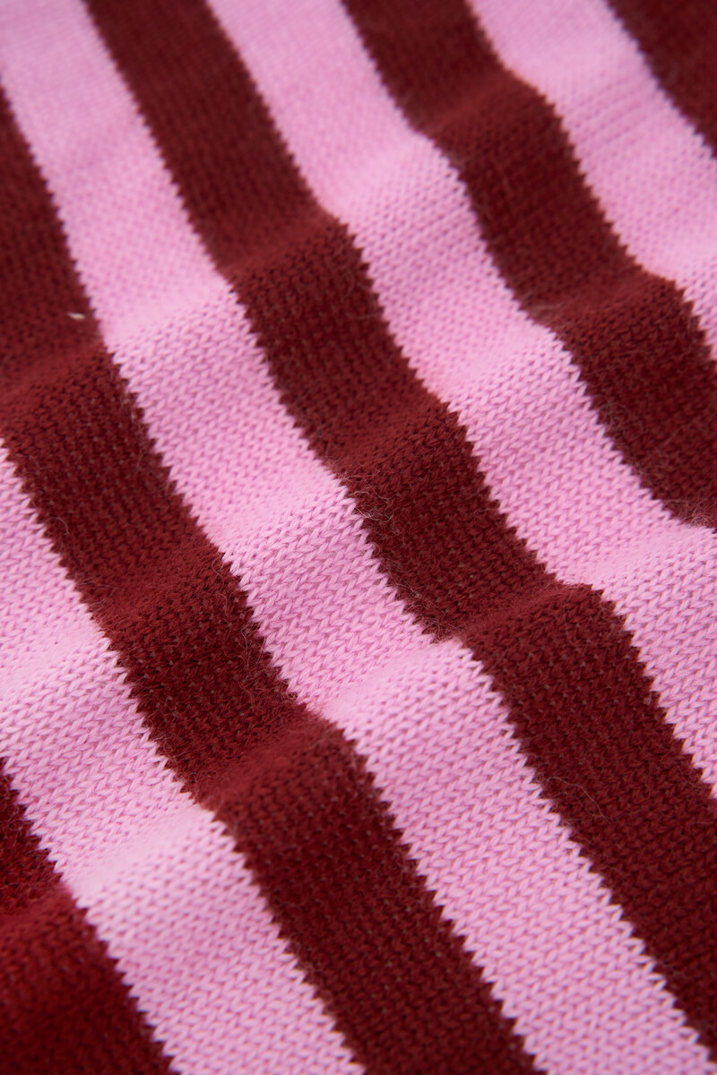 Pink-red knitted triangle scarf with stripes | My Jewellery