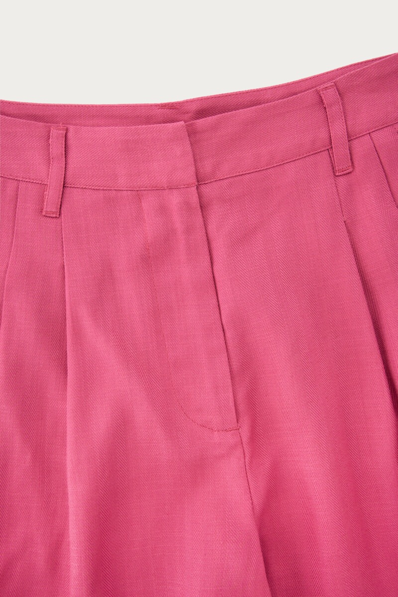 Pink bermuda shorts with pleats | My Jewellery