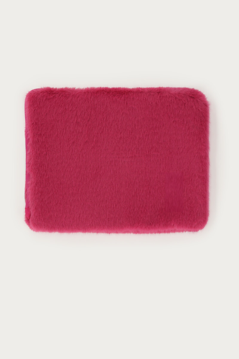 Pink fur look laptop sleeve | My Jewellery