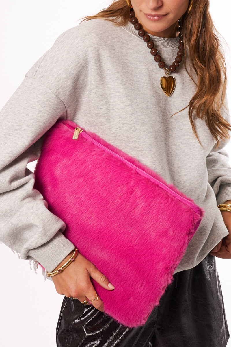 Pink fur look laptop sleeve | My Jewellery