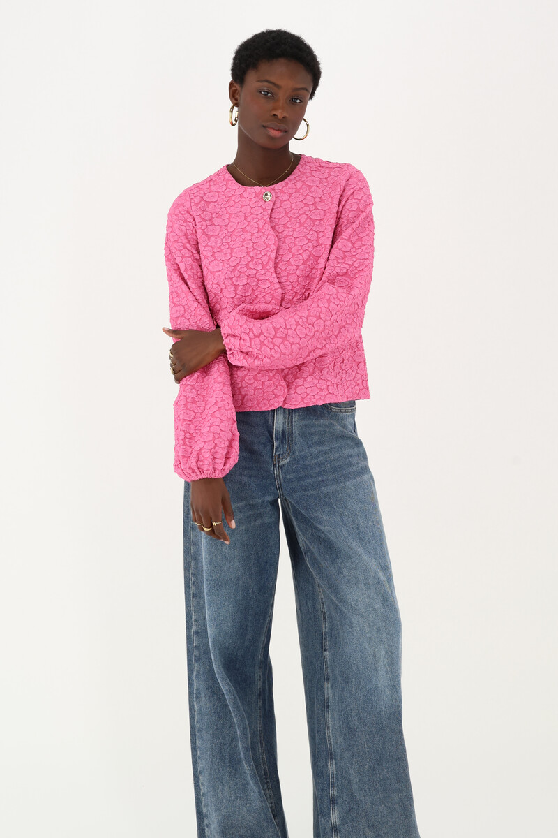 Pink jacquard top with button closure | My Jewellery
