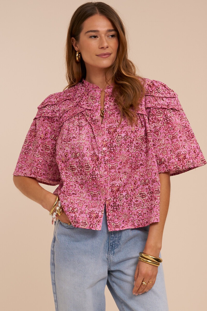 Pink ruffle blouse with short sleeves and floral print | My Jewellery