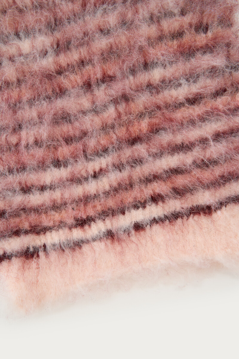 Pink scarf with dark red stripes | My Jewellery