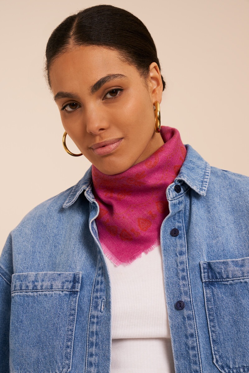 Pink scarf with red paisley print | My Jewellery
