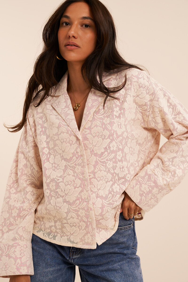 Paarse blouse met bloemen en kant