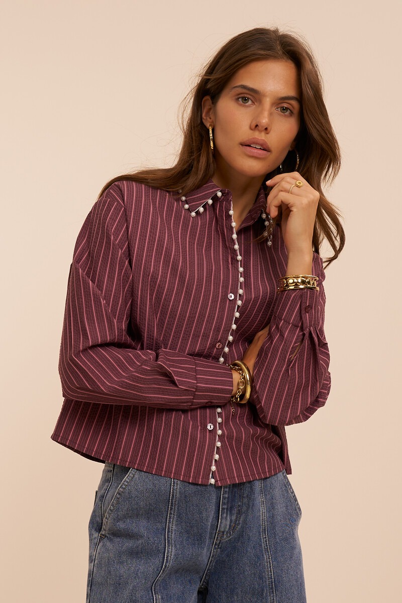 Purple blouse with stripes and faux pearls | My Jewellery