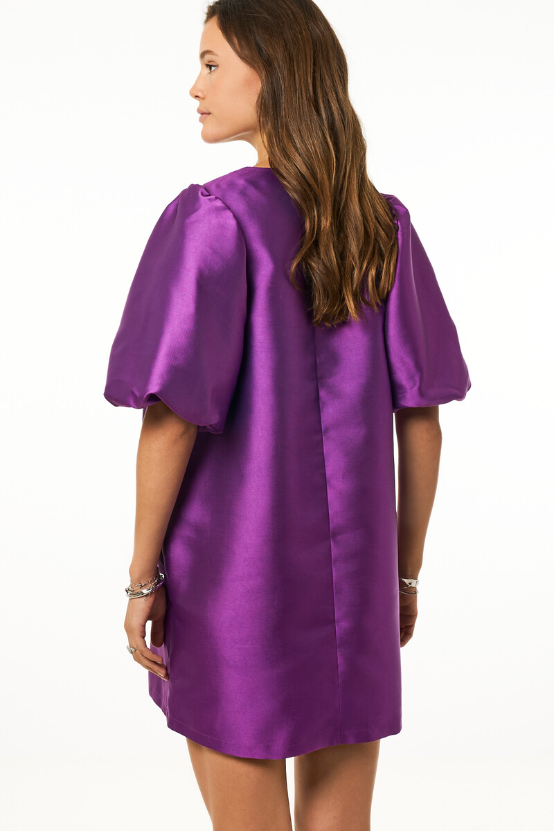 Purple dress with short puff sleeves | My Jewellery
