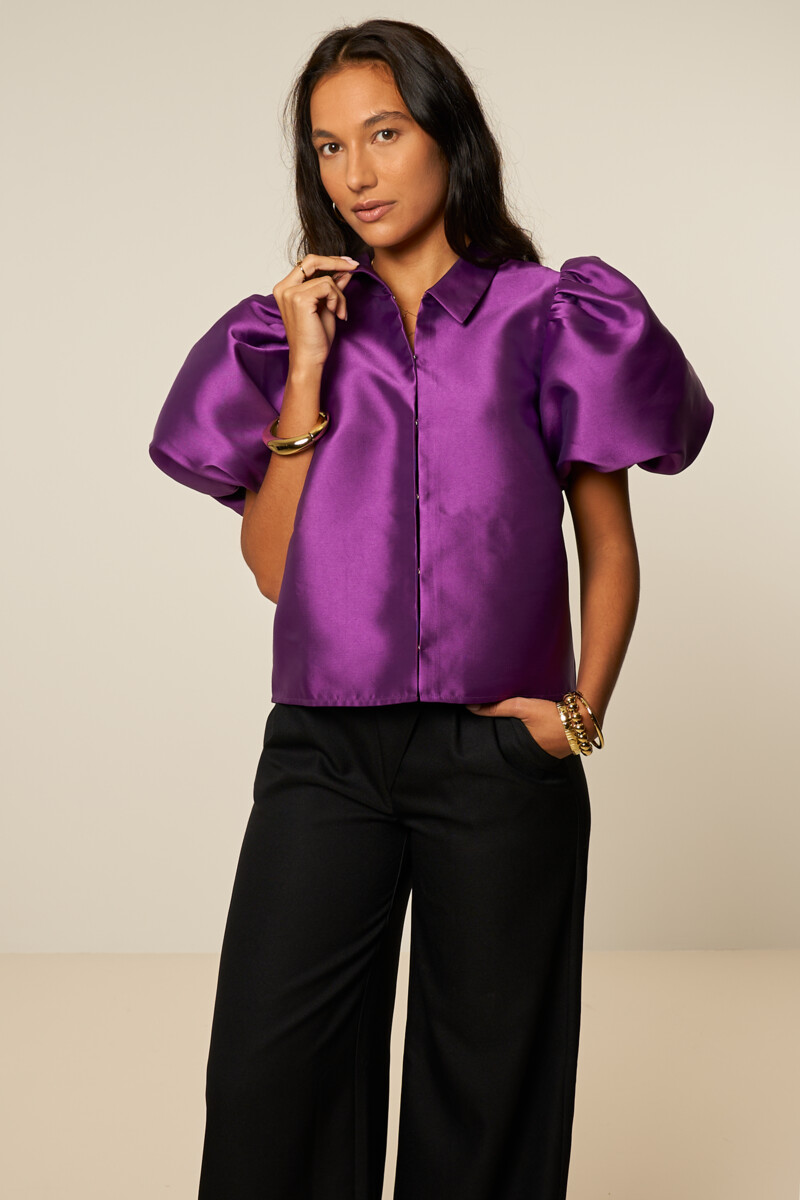 Purple top with short puff sleeves in satin look | My Jewellery