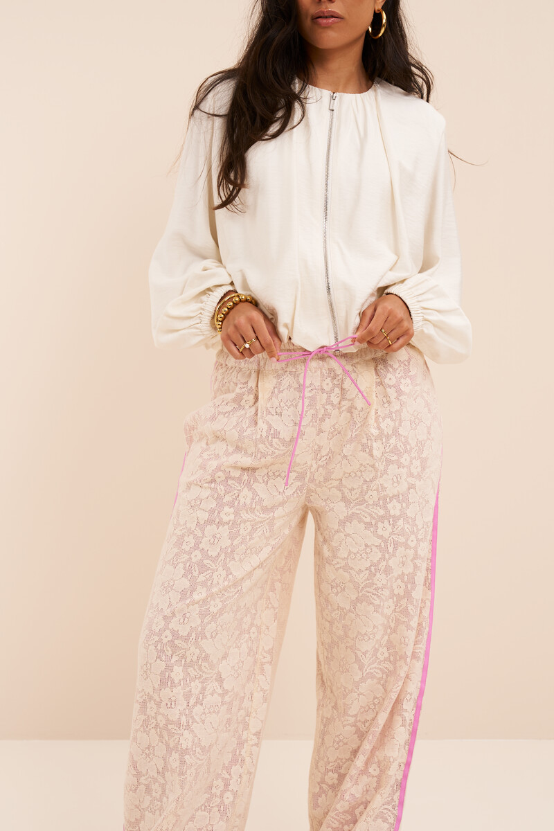 Paarse pantalon met bloemen en kant | My Jewellery