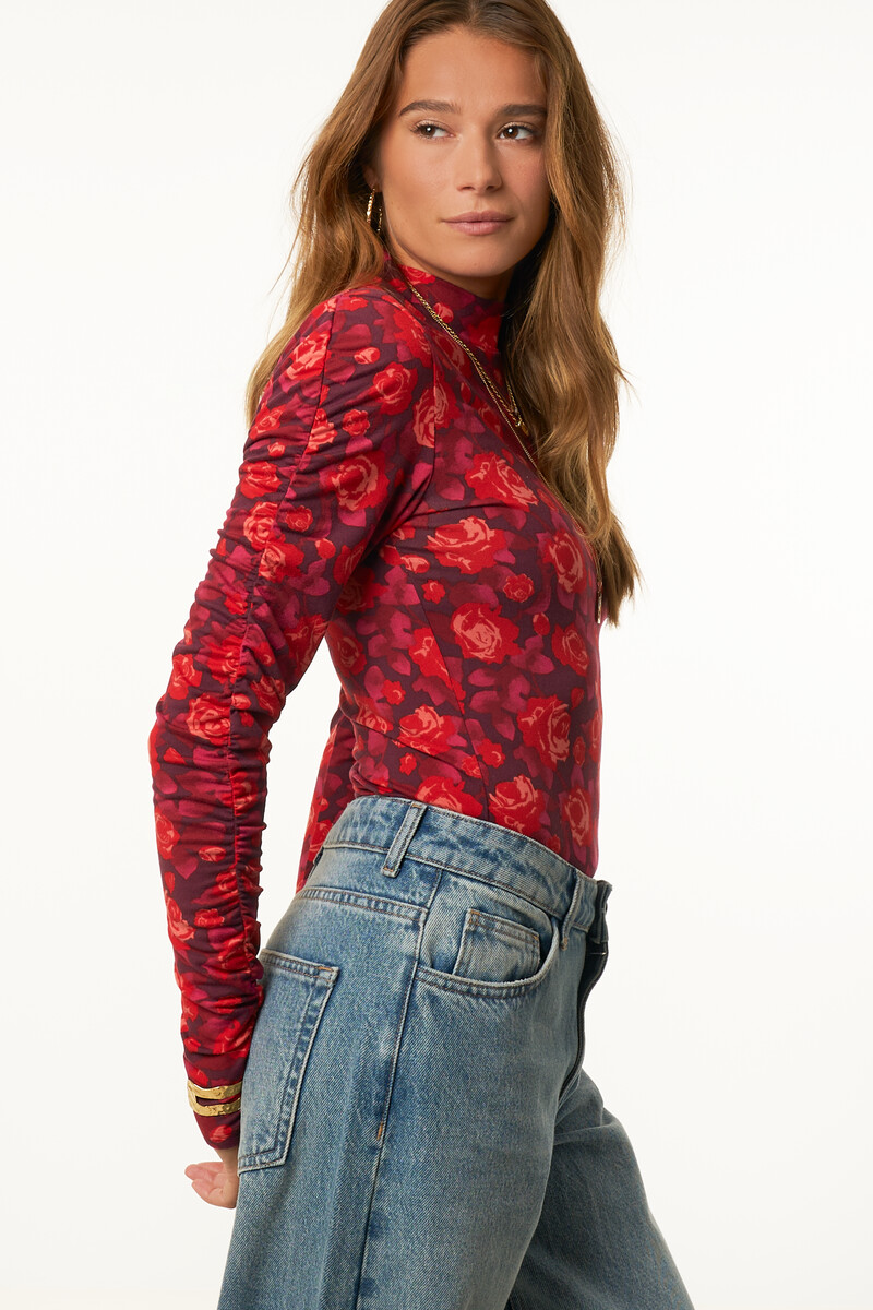 Purple turtleneck sweater with rose print | My Jewellery