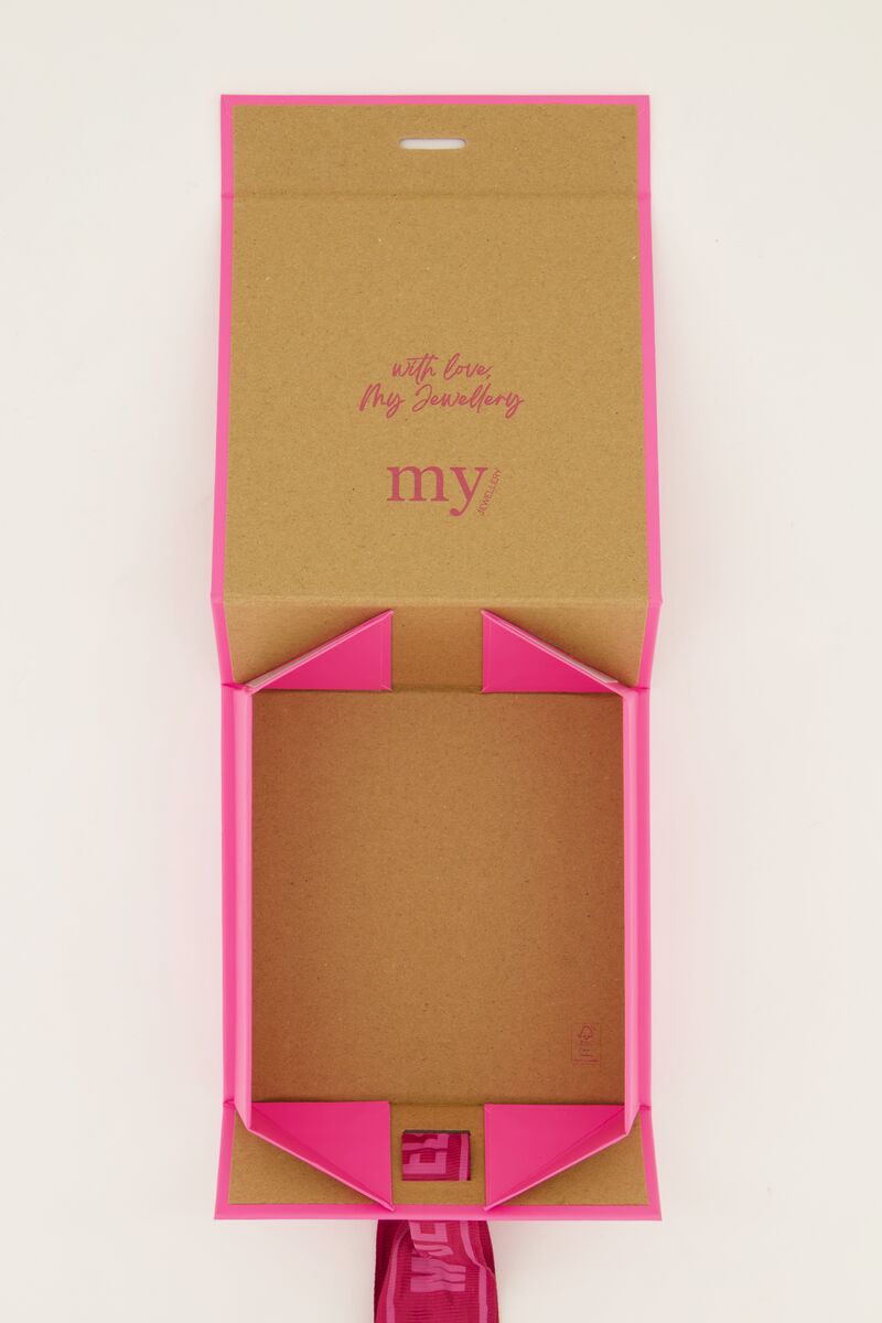 Pink deluxe gift box with bow