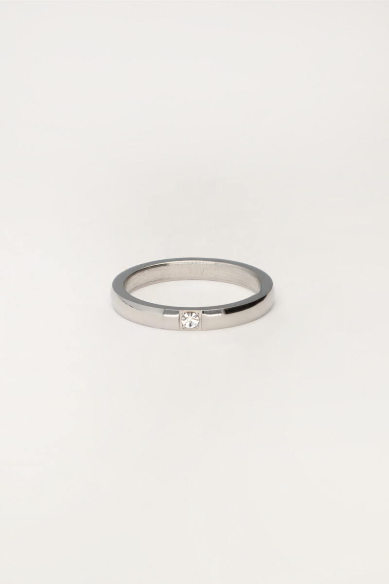 Ring met transparante steen