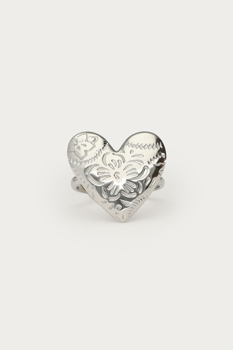 Ring with engraved heart | My Jewellery
