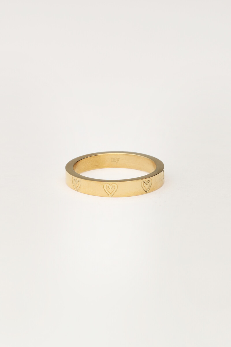 Ring met gegraveerde hartjes
