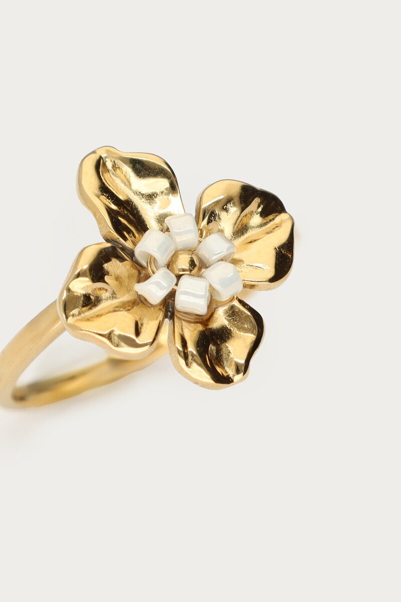 Ring with flower and white beads | My Jewellery