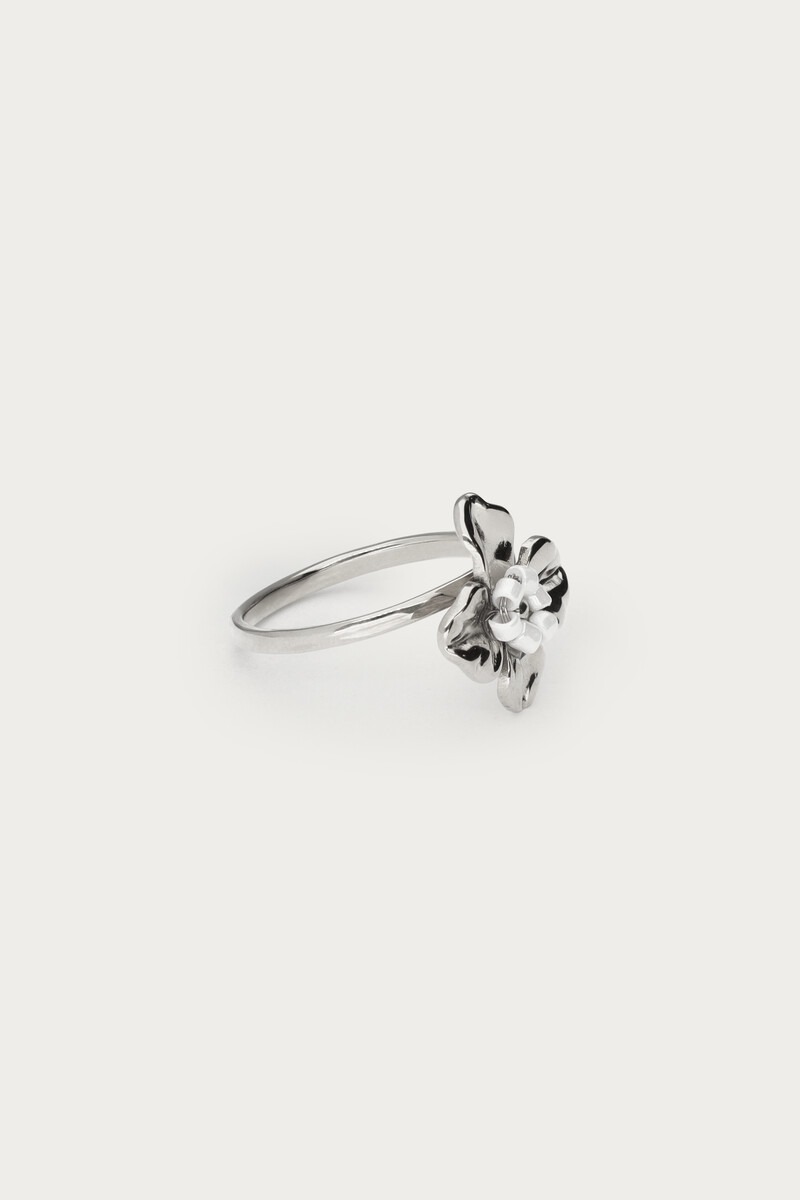 Ring with flower and white beads | My Jewellery