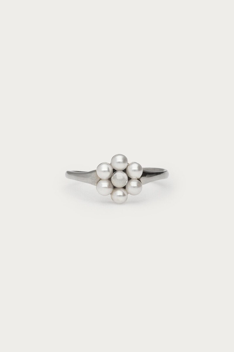 Ring met zoetwaterparel bloem
