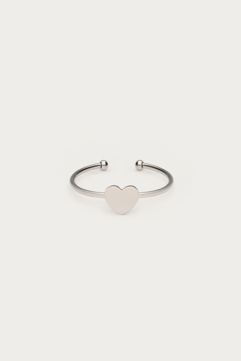 Ring with small heart