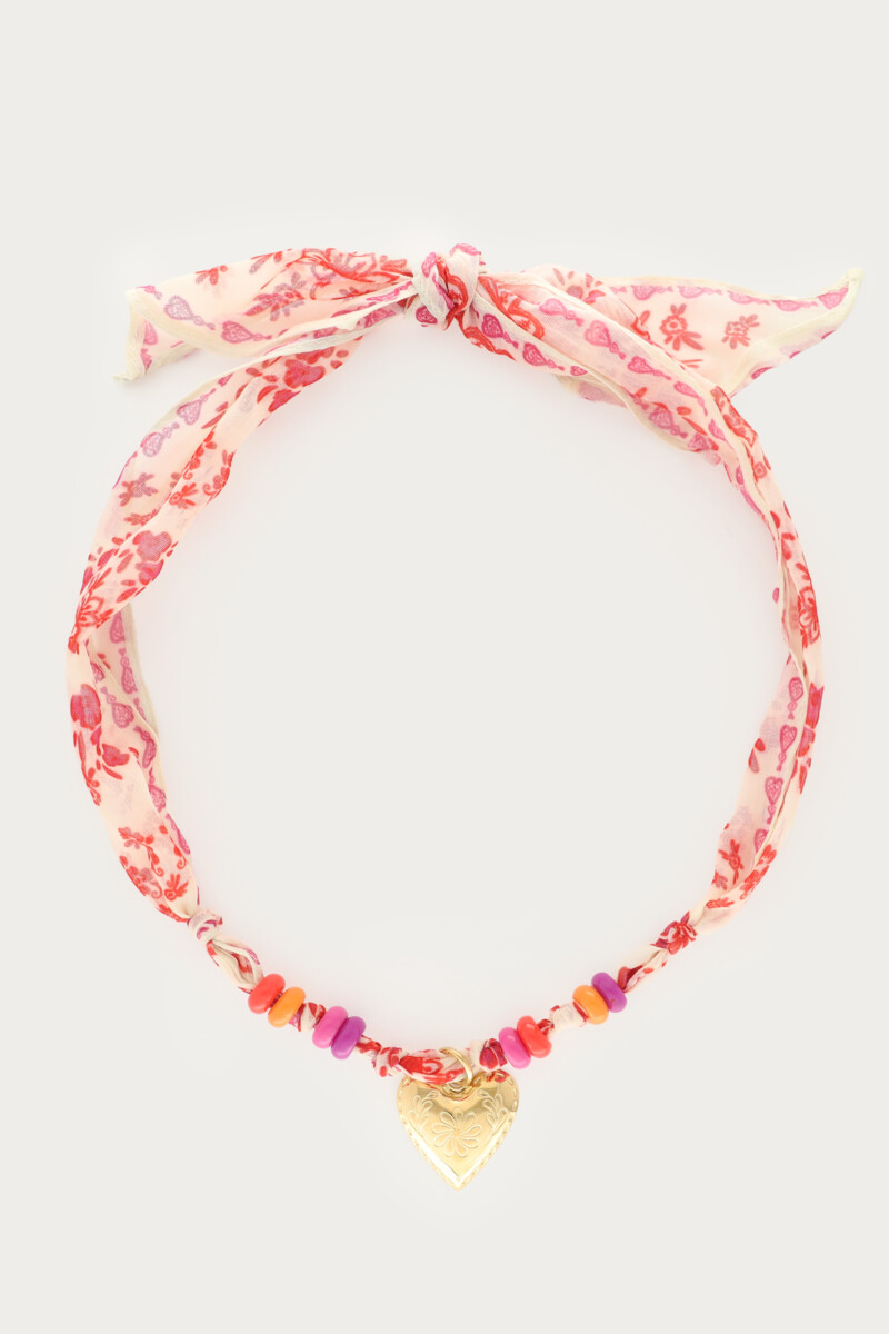 Collier foulard avec perles fantaisie et cœur
