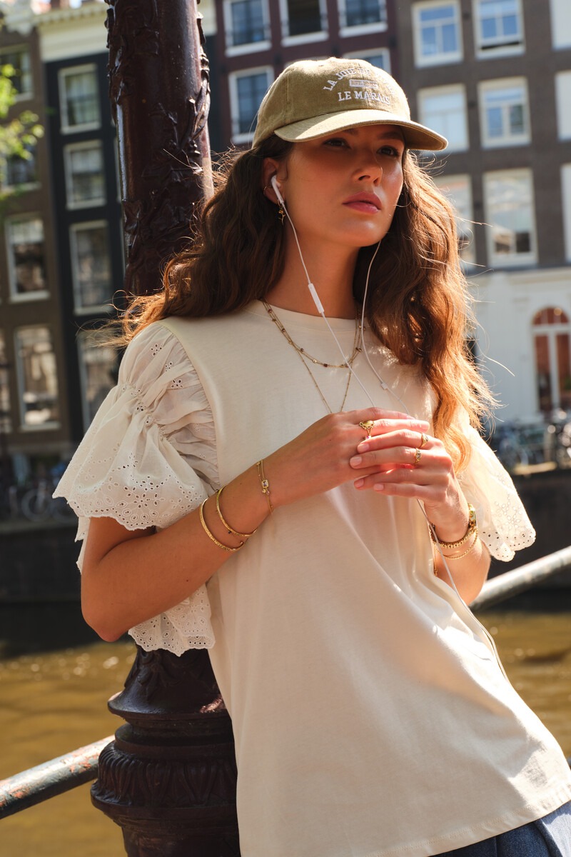 White top with embroidery and ruffle sleeves | My Jewellery