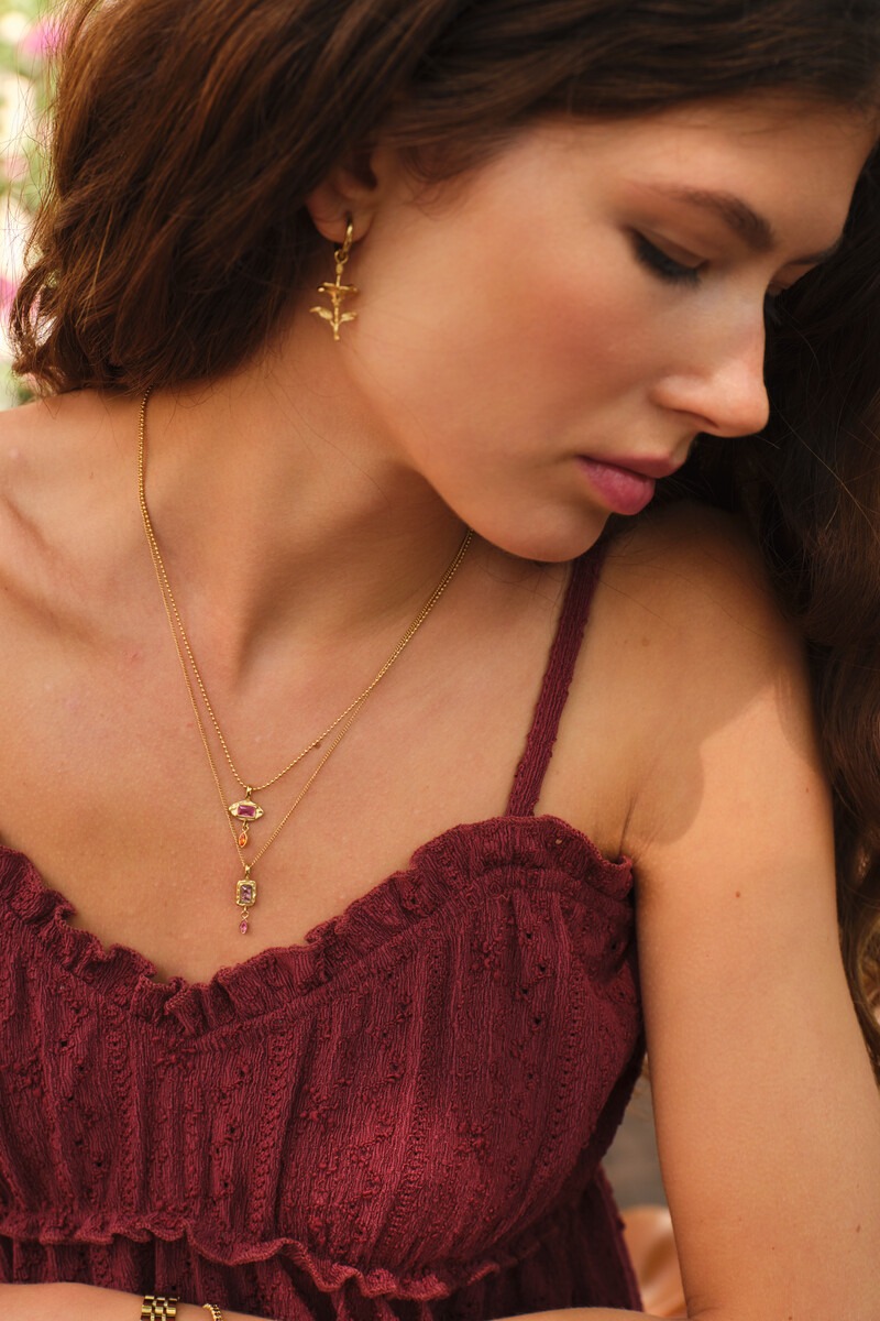 Vintage necklace with square pink rhinestone | My Jewellery
