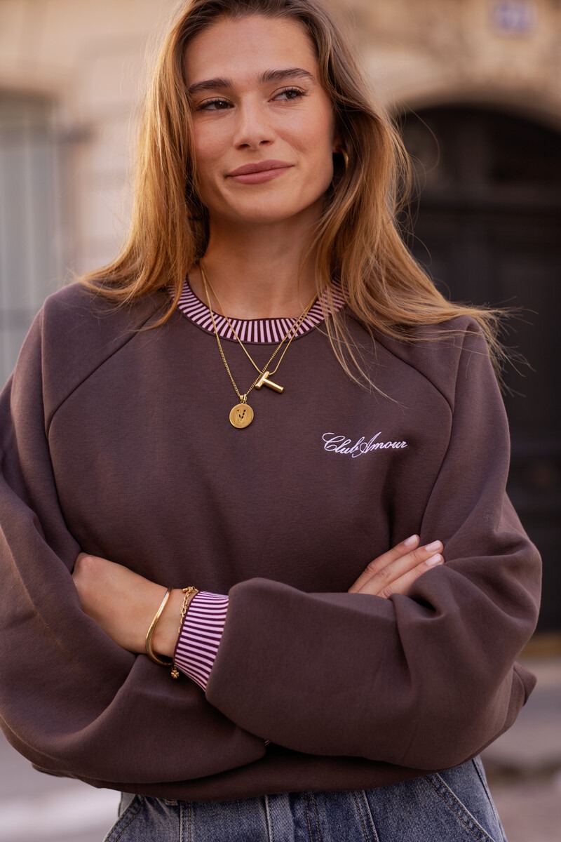 Brown sweatshirt with red contrast 'Club amour' | My Jewellery