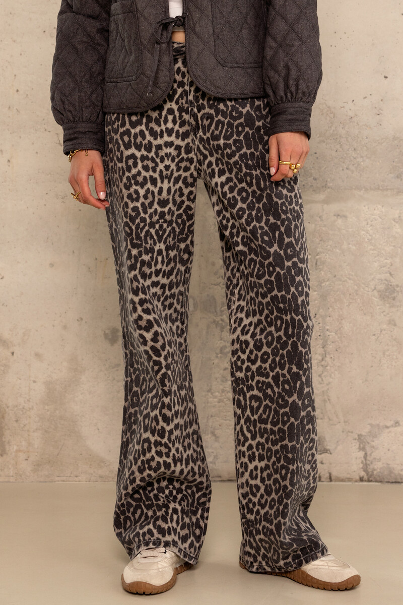 Leopard print wide-leg jeans | My Jewellery