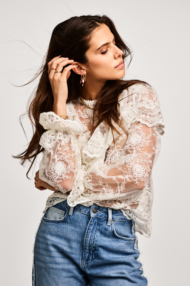 White lace top with ruffle | My Jewellery