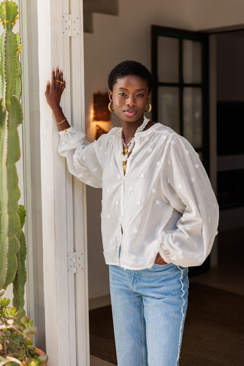 White blouse with 3D flowers | My Jewellery
