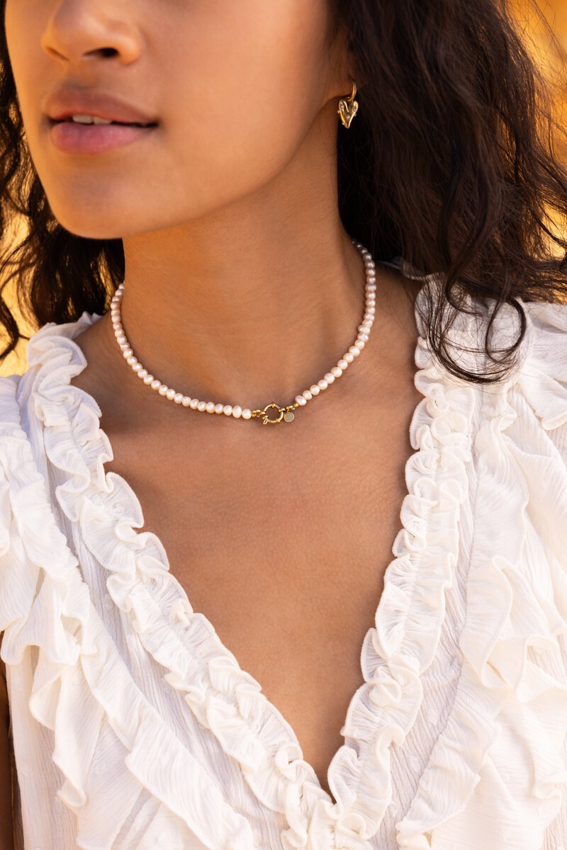 Ketting met slotje en zoetwaterparels