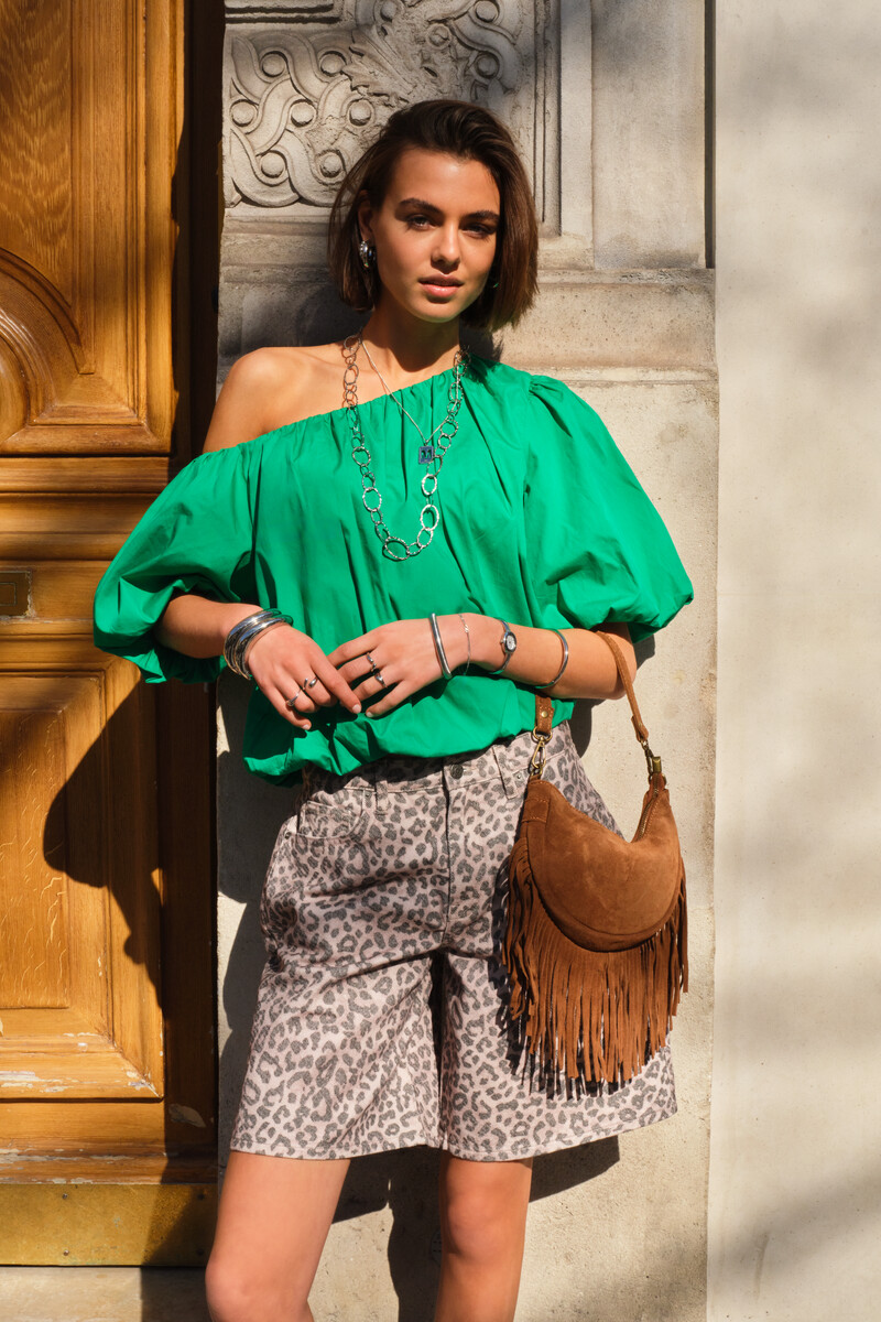Groene one-shoulder top in ballon look