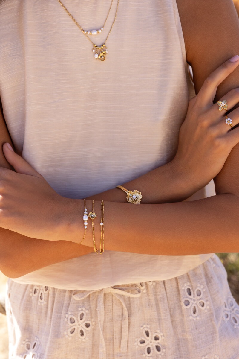 Bracelet with natural pearls and beads