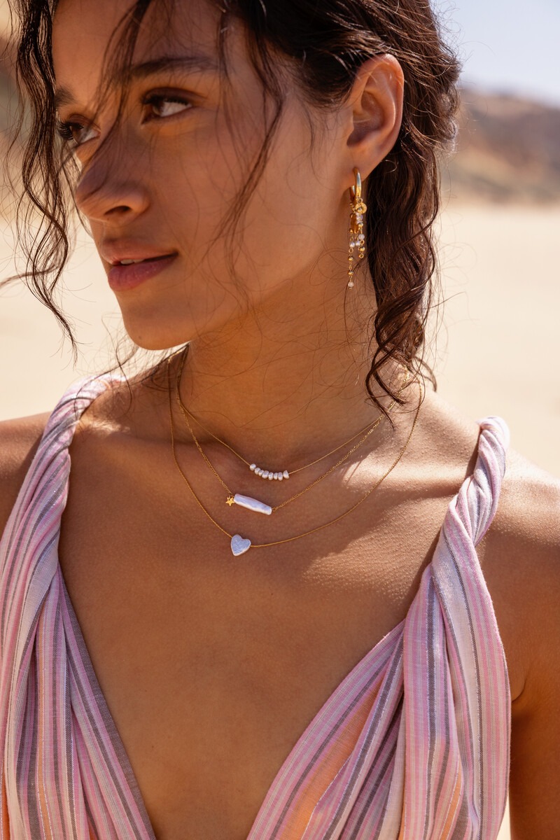 Collier avec perle plate naturelle et étoile