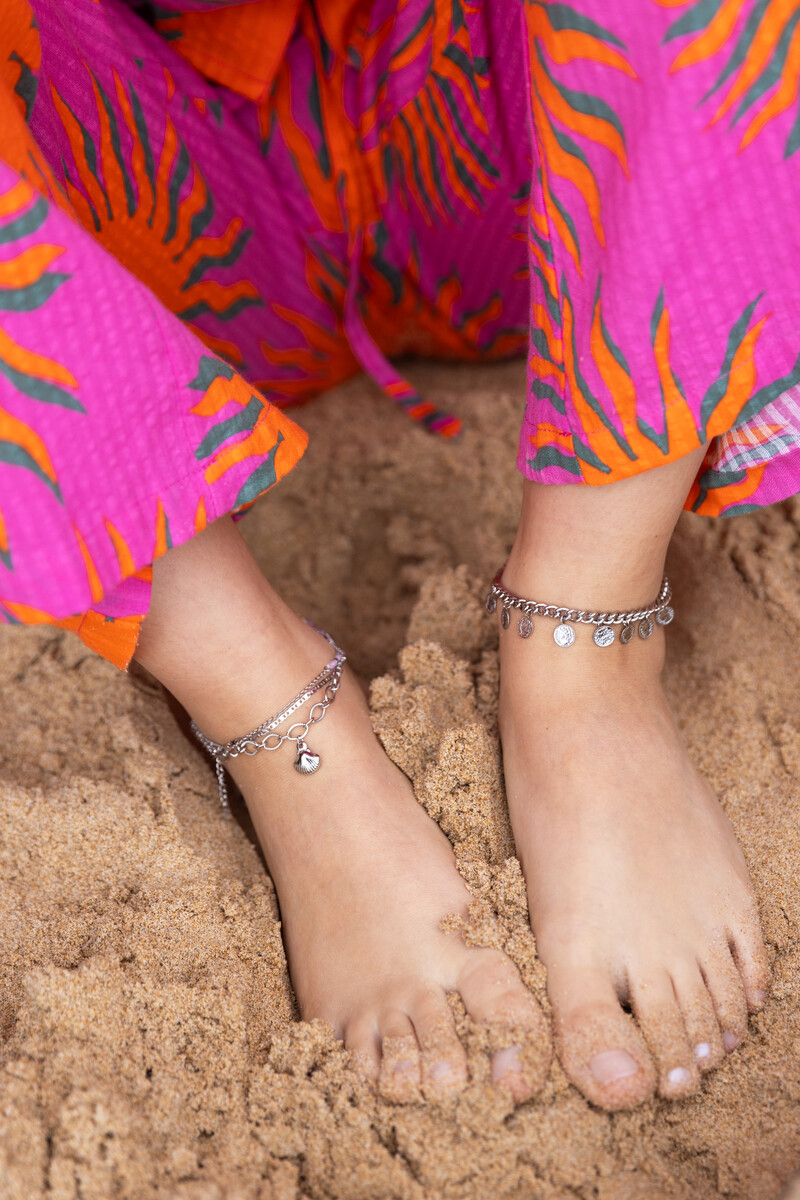 Minimalist anklet with chunky chains & seashell | My Jewellery