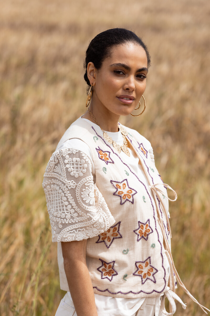 Beige vest with bows & beads | My Jewellery