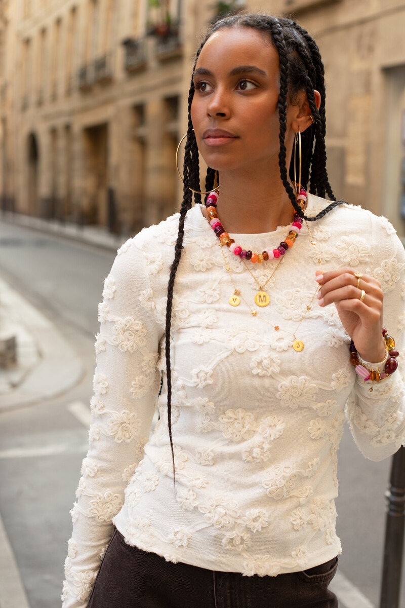 White top with long sleeves and embroidered flowers | My Jewellery