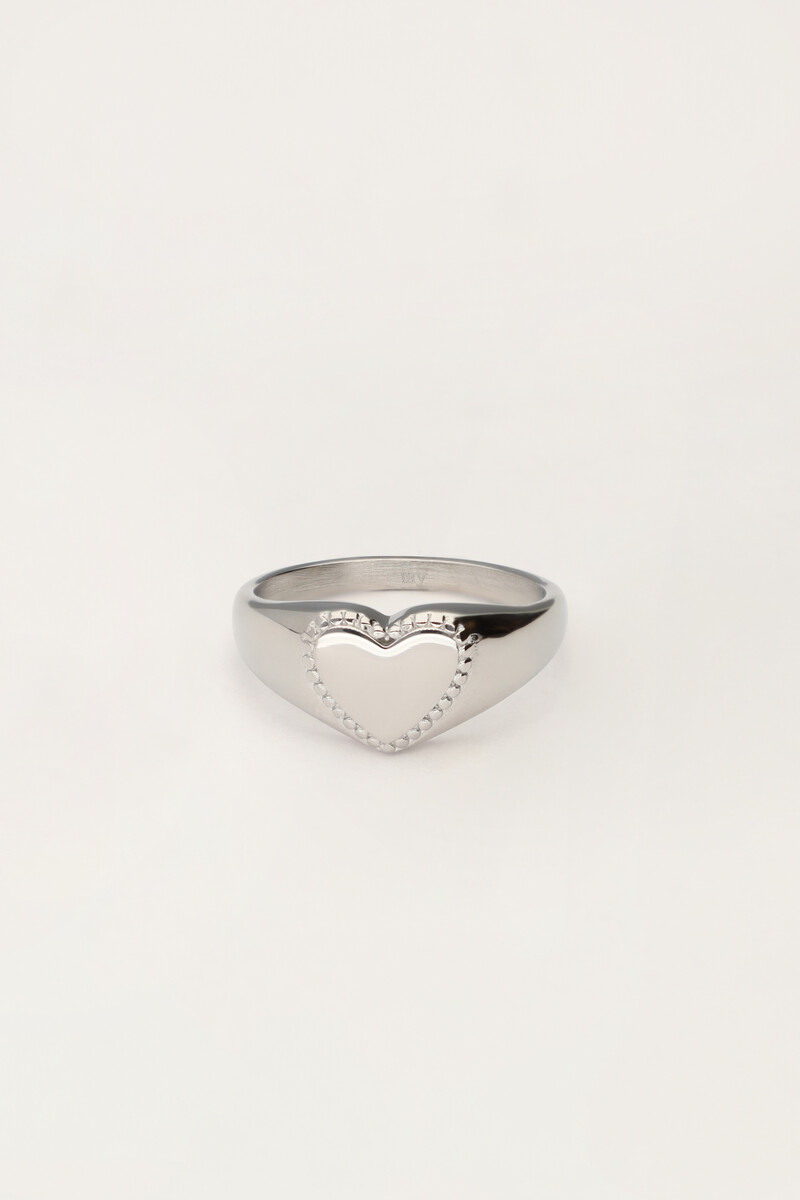 Signet ring with little heart | My Jewellery