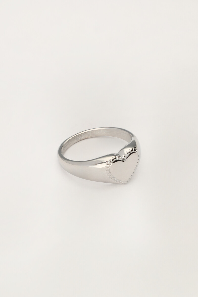 Signet ring with little heart | My Jewellery