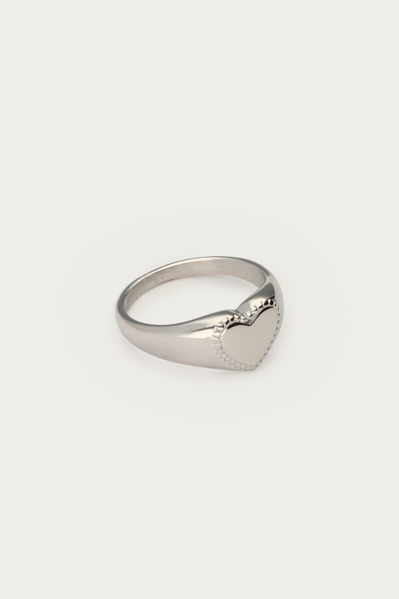 Signet ring with little heart | My Jewellery