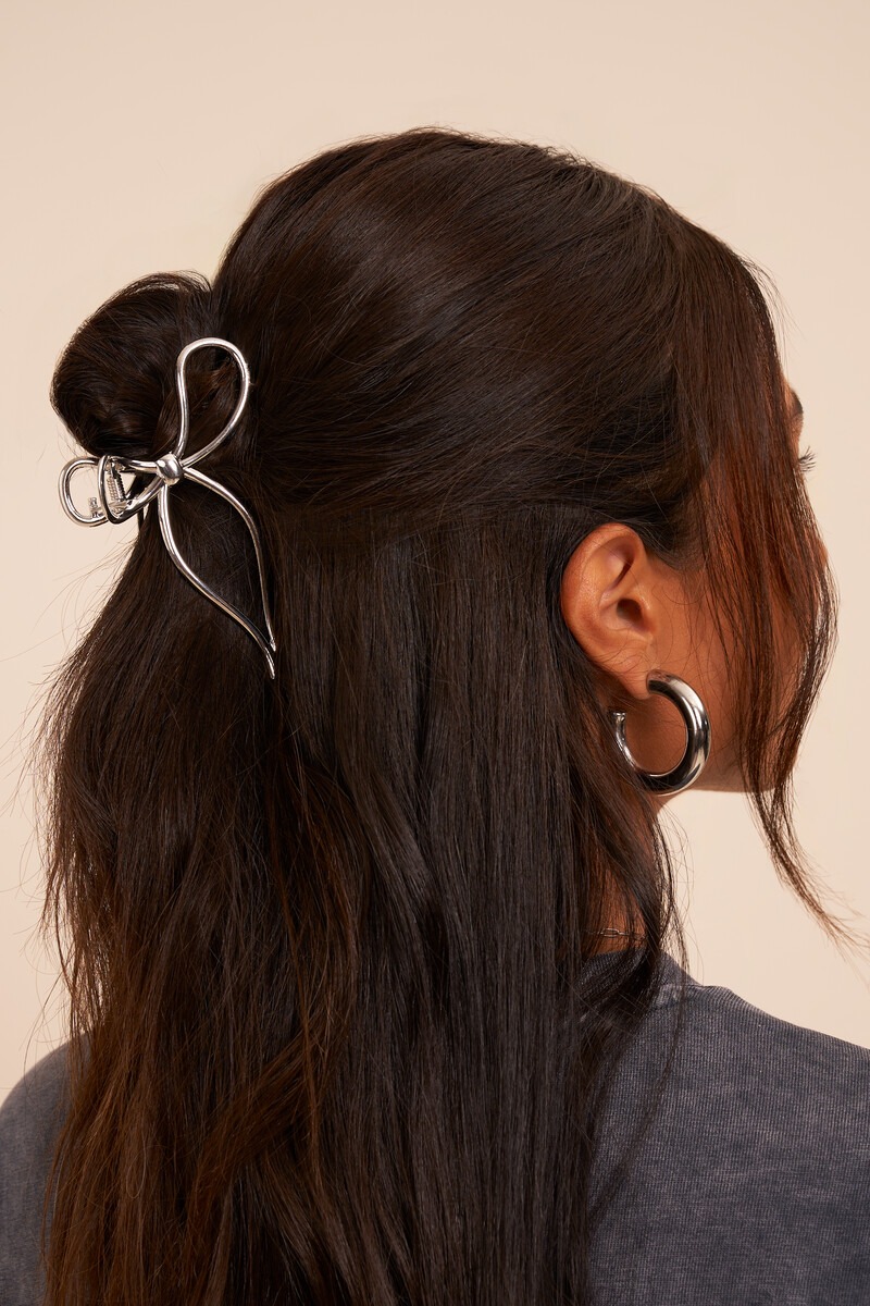Silver coloured bow hair clip | My Jewellery