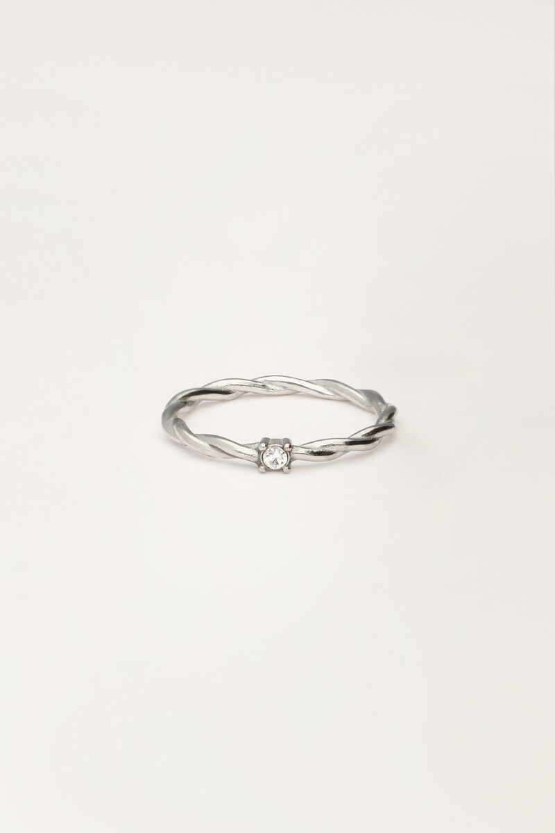 Single ice cubes ring