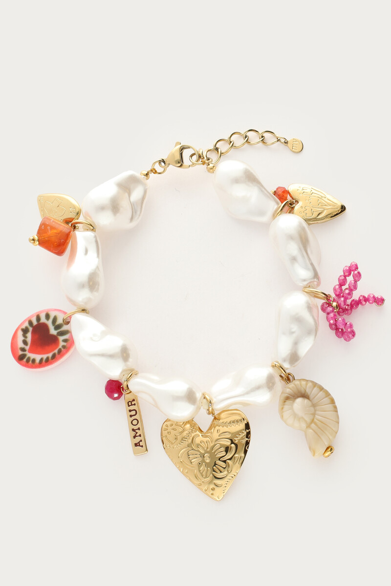 Statement bedelarmband met imitatieparels en hartjes