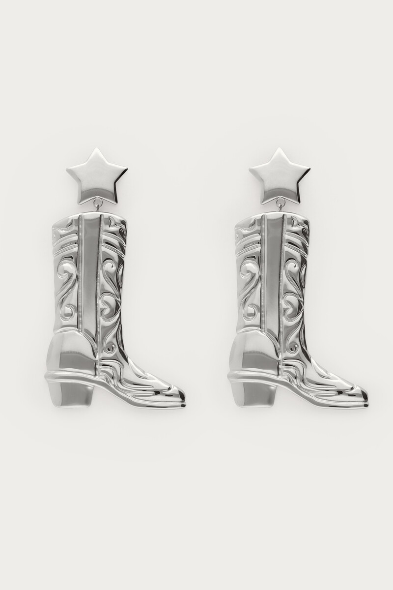 Statement drop earrings with western boots | My Jewellery