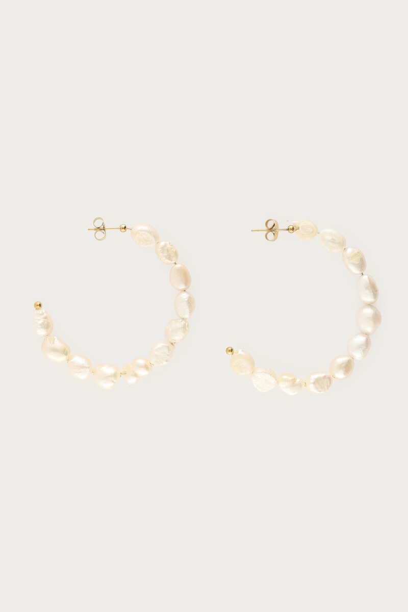 Statement hoop earrings with natural pearls