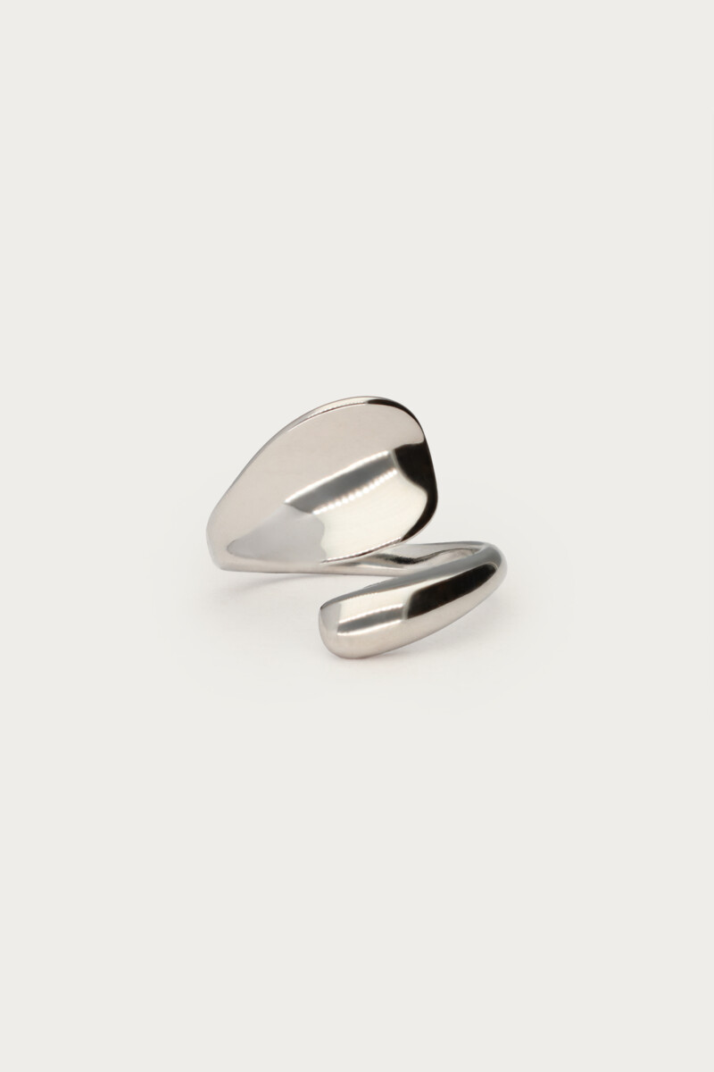 Statement ring hollow