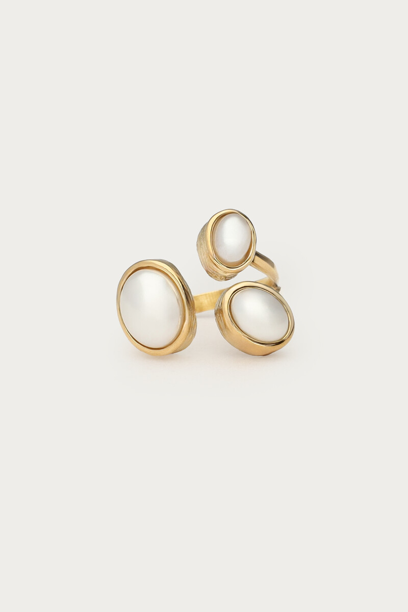 Art Statement-Ring mit drei Kunstperlen