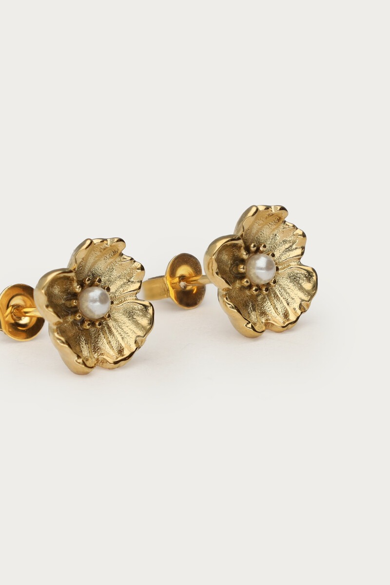 Studs with ranunculus flower and faux pearl | My Jewellery
