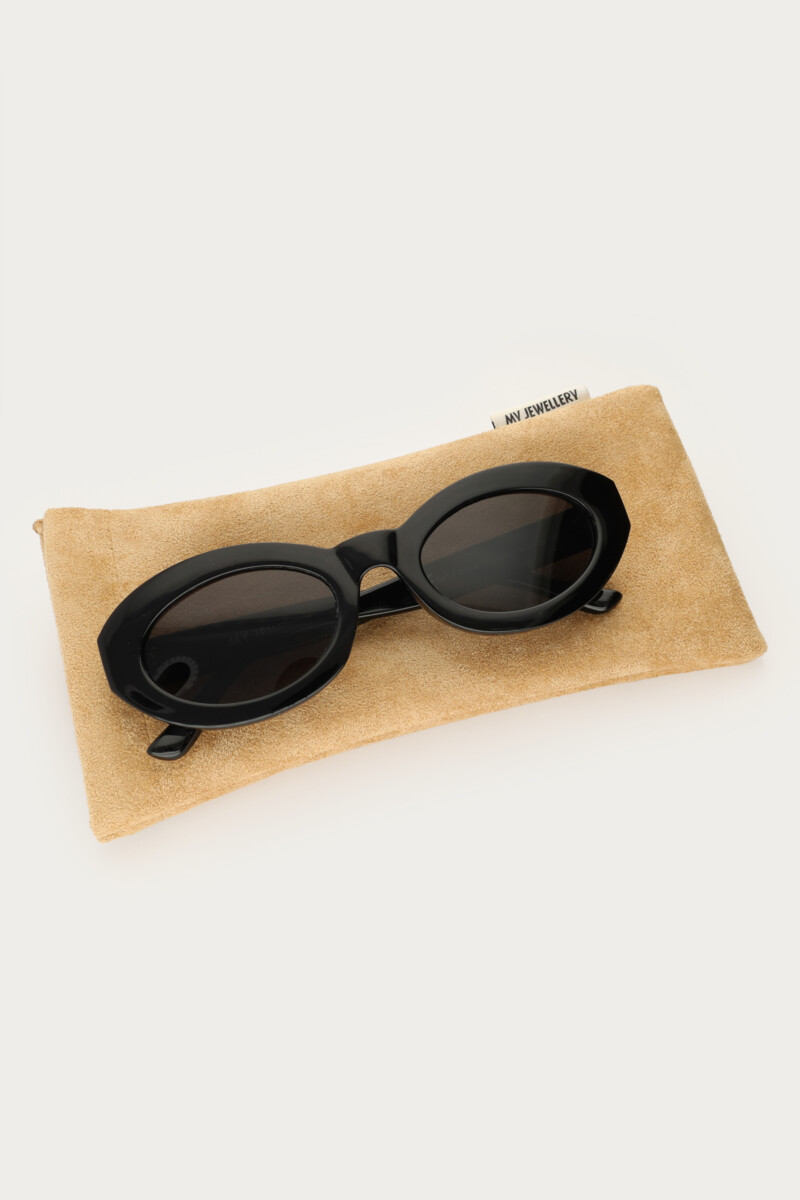 The Jutta black cat-eye sunglasses | My Jewellery
