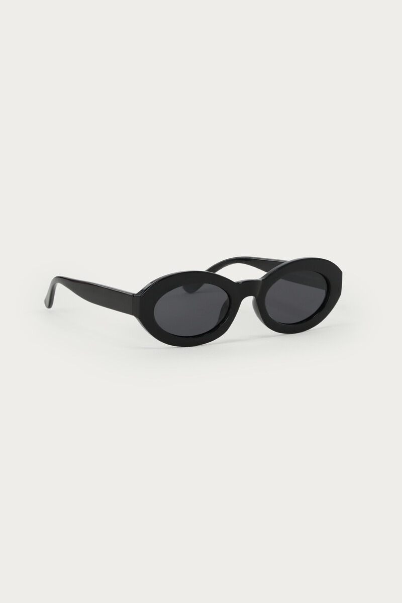 The Jutta black cat-eye sunglasses | My Jewellery